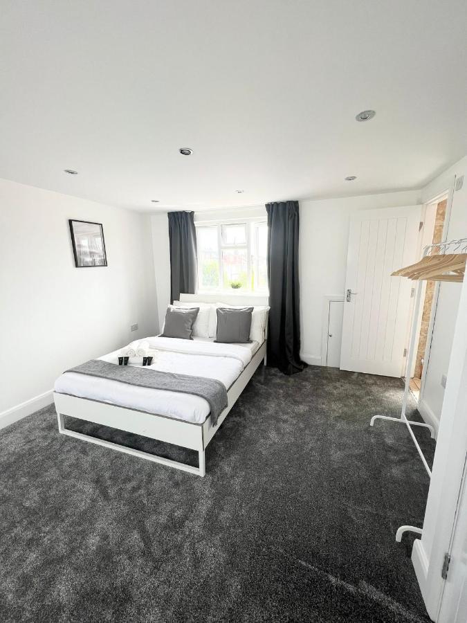 Stunning Flat In Greater London Hotel Exterior photo