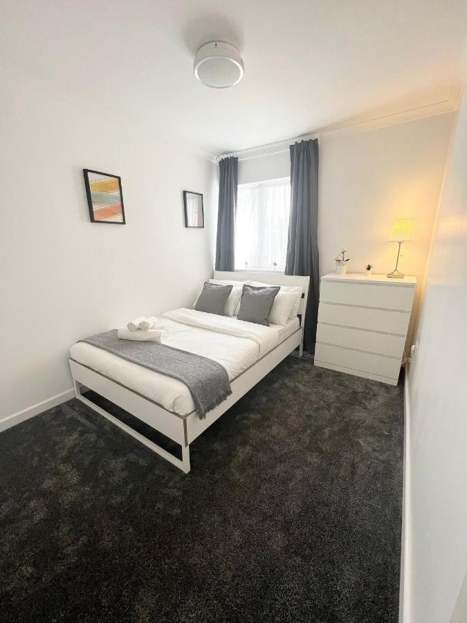Stunning Flat In Greater London Hotel Exterior photo